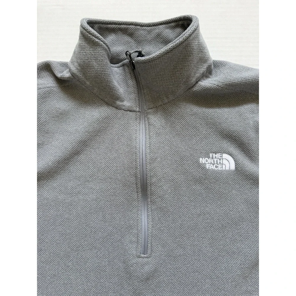 The North Face Men's XL Gray Textured 1/4 Zip Pullover Jacket Sweater